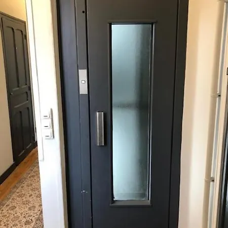 Eiffel Apartment *