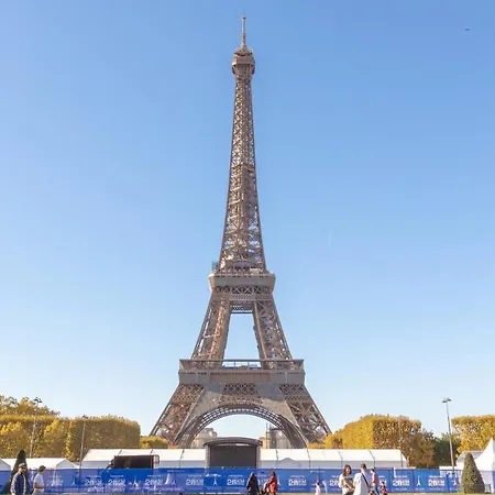 Eiffel Apartment *