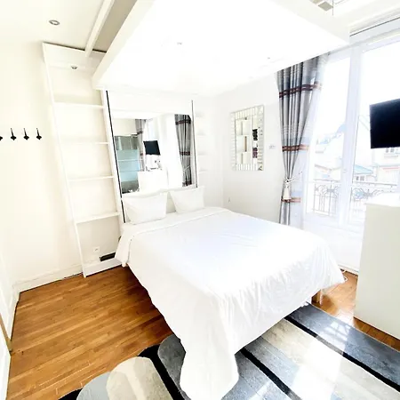 Eiffel Apartment *